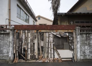 old-abandoned-house-with-rotted-wood